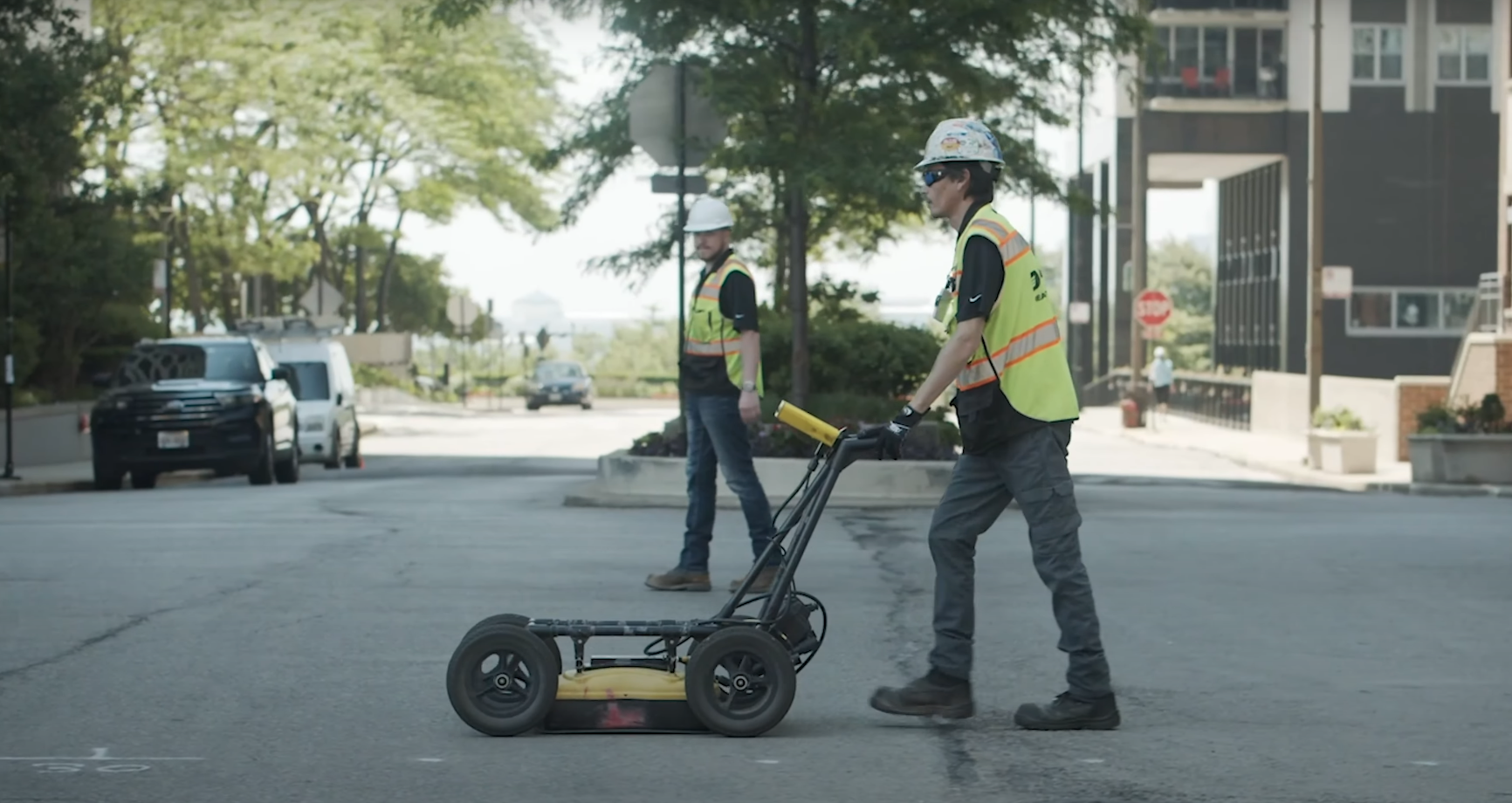 Setting a crane on top of a 4-story parking garage